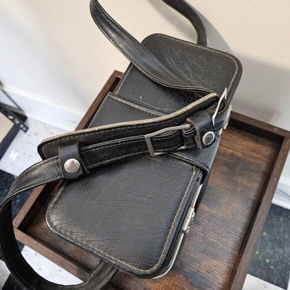 Unbranded Large Black Hard Shell Vintage Leather Camera Case / Holder w/ Strap - Picture 4 of 9